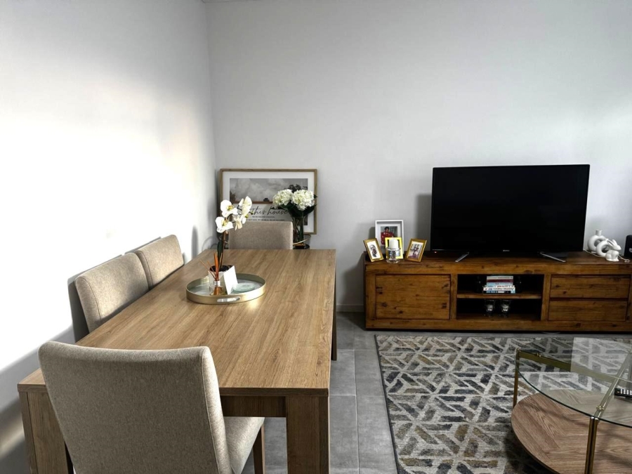 2 Bedroom Property for Sale in Sea Point Western Cape